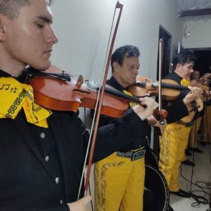 busco mariachis de cumpleaños